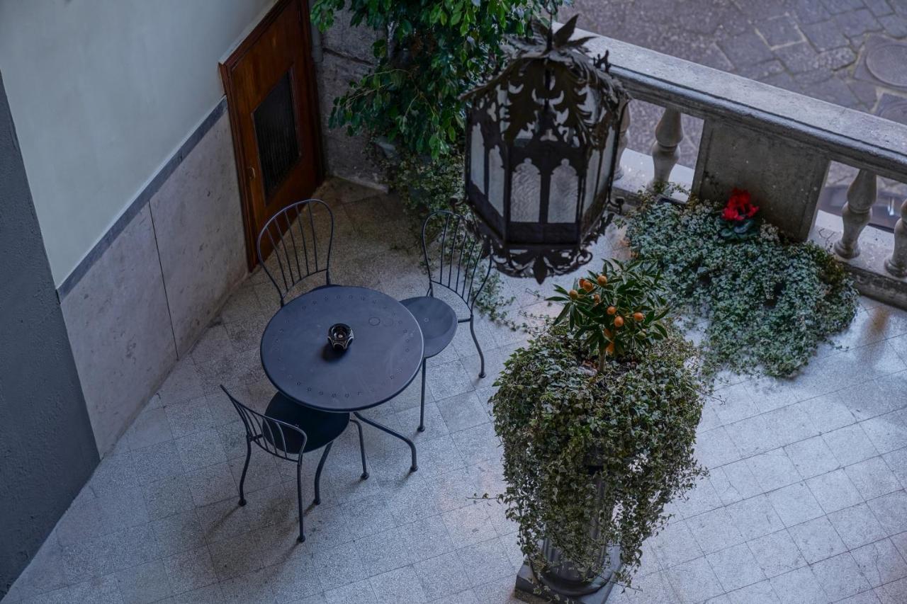 Dimora Donna Elena Bed & Breakfast Naples Exterior photo