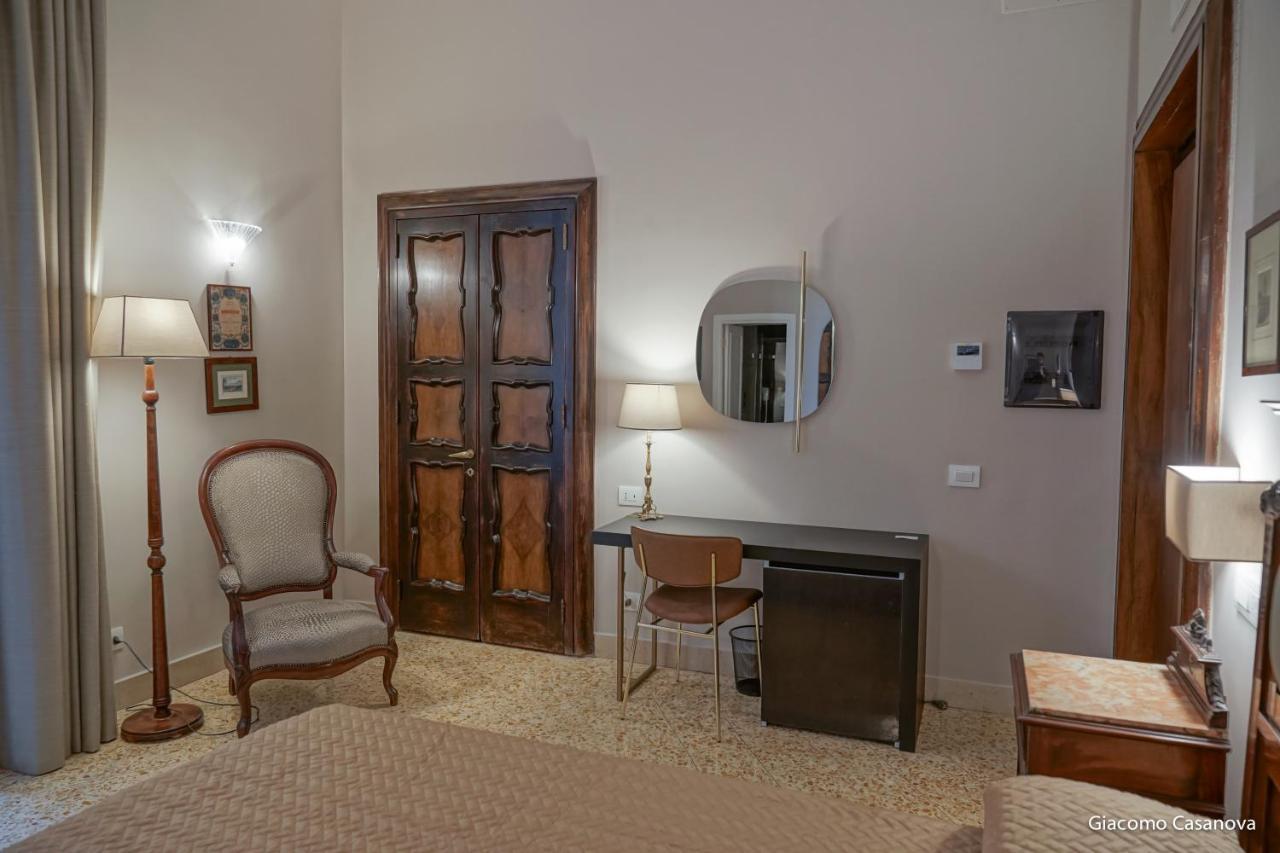 Dimora Donna Elena Bed & Breakfast Naples Exterior photo
